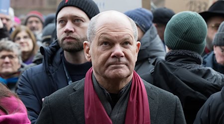 Ex-Kanzler Olaf Scholz engagiert sich im Kampf gegen Rechtsextremismus. Er ging - noch im Amt - im Januar 2024 auch bei einer Demonstration gegen Rechts in Potsdam auf die Straße.  / Foto: Sebastian Christoph Gollnow/dpa