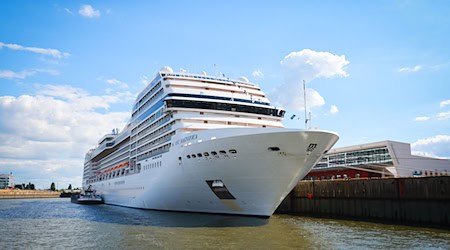Das Kreuzfahrtschiff «MSC Magnifica», von dem die Frau verschwand. / Foto: Christian Charisius/dpa