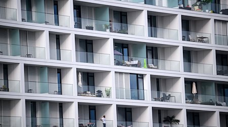 Mieter sollen in Berlin besser vor kräftigen Erhöhungen geschützt werden. (Archivbild) / Foto: Bernd von Jutrczenka/dpa