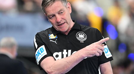 Bundestrainer Alfred Gislason freut sich auf ein spannendes Saisonfinale in der Handball-Bundesliga. / Foto: Bernd Weißbrod/dpa