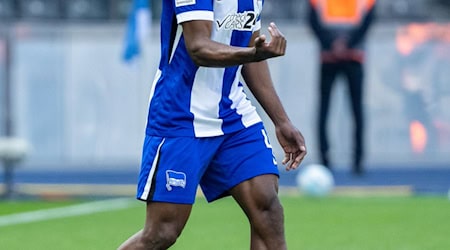  Evan Deyovaisio Zeefuik bleibt bis 2027 bei Hertha BSC. / Foto: Soeren Stache/dpa