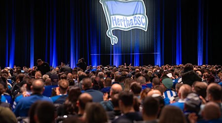 Bei Hertha BSC geht die Weichenstellung für eine bessere Zukunft weiter.  / Foto: Soeren Stache/dpa