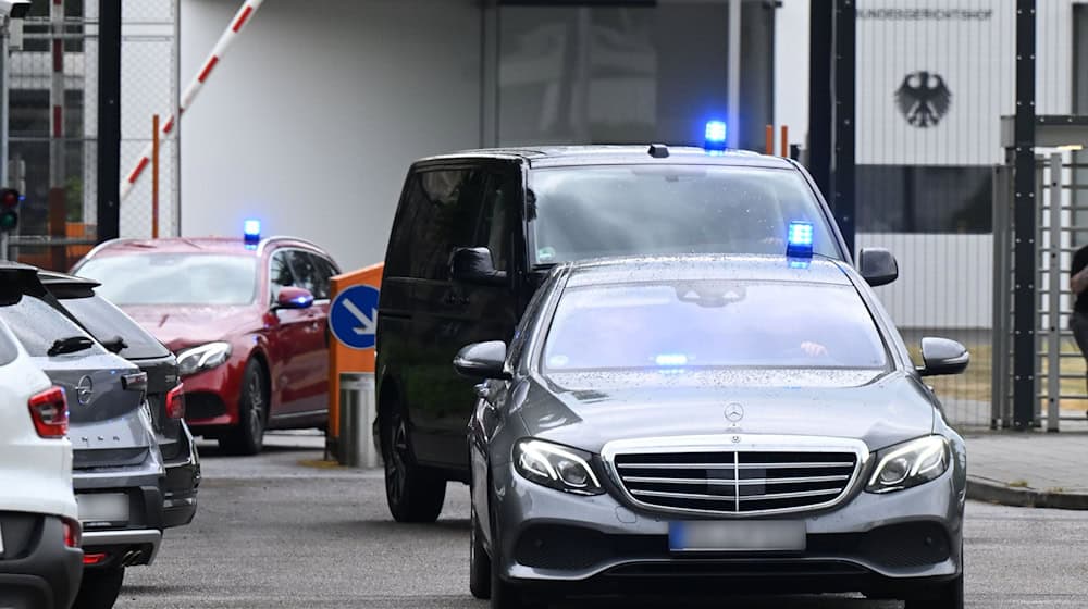 Die Bundesanwaltschaft ließ die Jugendlichen festnehmen und nach Karlsruhe bringen. / Foto: Uli Deck/dpa