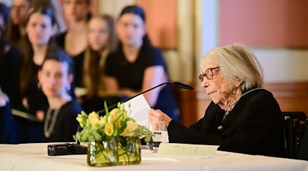 Margot Friedländer, Zeitzeugin, Holocaust-Überlebende und Ehrenbürgerin von Berlin, wird mit einer Trauerfeier geehrt. (Archivfoto) / Foto: Sebastian Christoph Gollnow/dpa