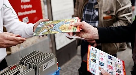 Ziel der Aktion ist es, den stationären Buchhandel gegenüber der Online-Konkurrenz zu stärken. (Archivbild) / Foto: Carsten Koall/dpa