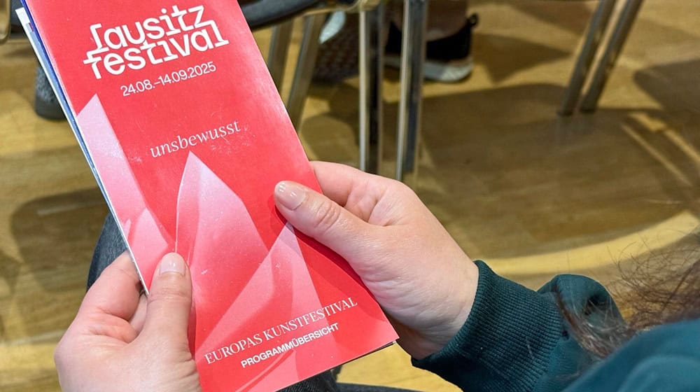 Die Inszenierung von Jürgen Kuttner wird in Forst gezeigt. (Archivbild) / Foto: Helena Dolderer/dpa