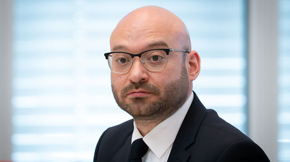 Nach den Querelen um den Verfassungsschutz in Brandenburg sieht der neue Innenminister Regelungsbedarf.  / Foto: Soeren Stache/dpa