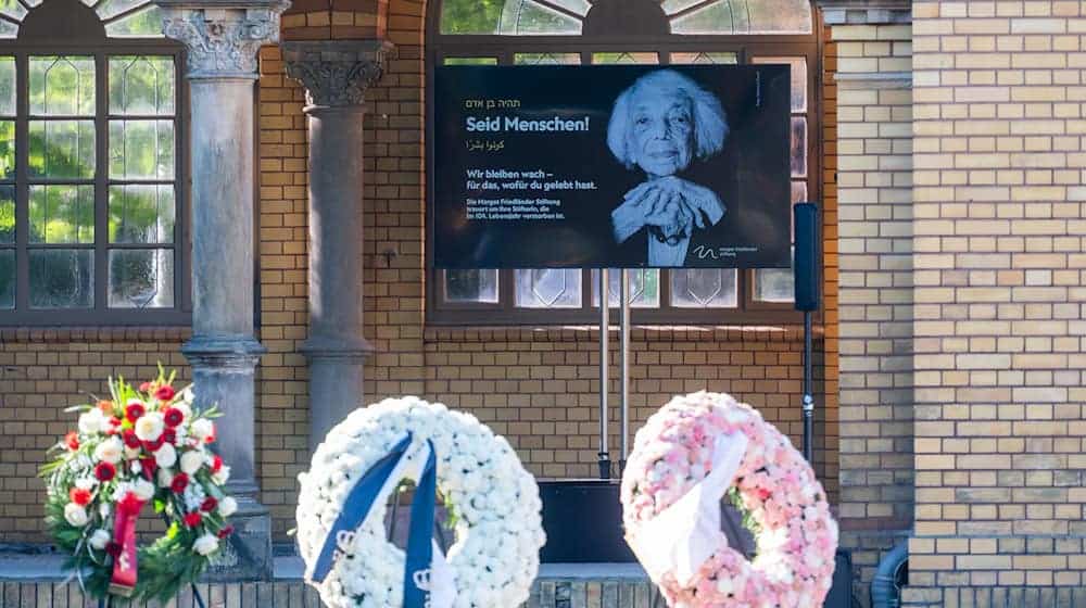 Viele Menschen in Berlin wollen dauerhaft an Margot Friedländer erinnern. (Archivbild)   / Foto: Christophe Gateau/dpa