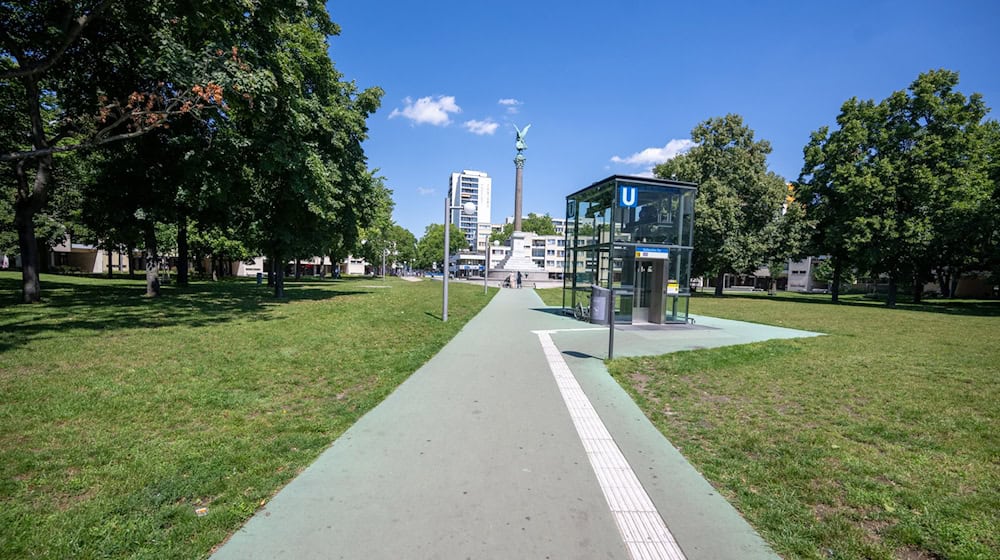 Am Mehringplatz in Kreuzberg sind Schüsse gefallen (Archivbild). / Foto: Monika Skolimowska/dpa