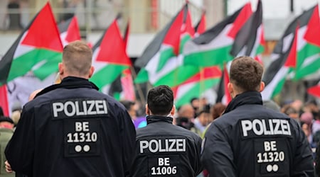 Propalästinensische Demonstration – Polizei mit Wasserwerfer