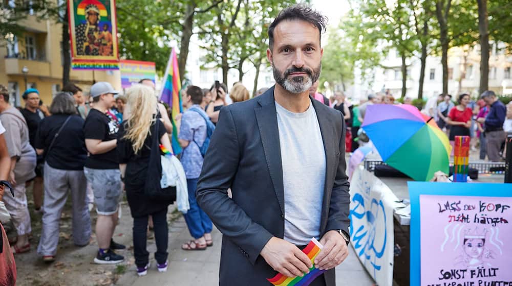 Alfonso Pantisano ist seit 2023 Queer-Beauftragter des Landes Berlin. (Archivbild)   / Foto: Joerg Carstensen/dpa