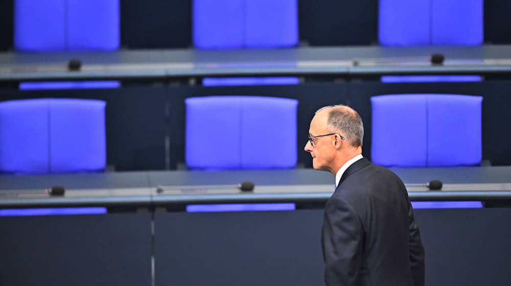 Im ersten Wahlgang fiel Friedrich Merz (CDU) bei der Wahl des Bundeskanzlers im Bundestag durch.  / Foto: Sebastian Gollnow/dpa