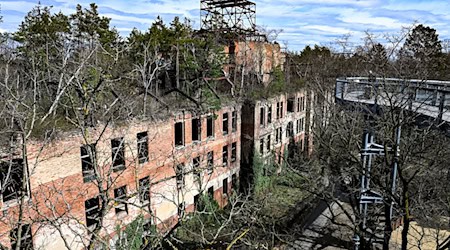 Die Heilstätten in Beelitz sind mittlerweile für Besucher teilweise ausgebaut. / Foto: Jens Kalaene/dpa