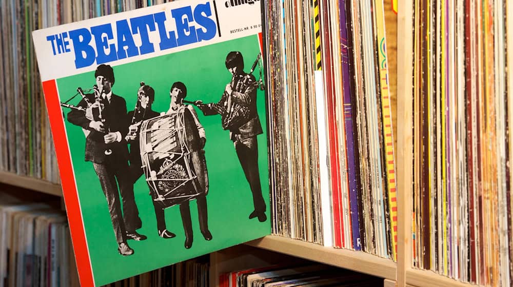 Auch Schallplatten von Musikern aus dem Westen wurden vom DDR-Label Amiga herausgebracht - wie diese von den Beatles aus dem Jahr 1965. (Archivbild) / Foto: Peter Endig/dpa-Zentralbild/dpa-tmn