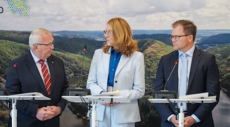 Die Umweltminister waren sich beim Thema Wolf einig. / Foto: Oliver Dietze/dpa