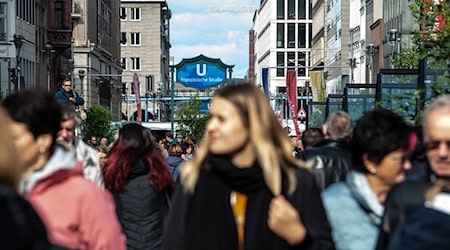 Die Menschen in Berlin und Brandenburg können über Volksentscheide politische Entscheidungen beeinflussen. (Symbobild) / Foto: Paul Zinken/dpa