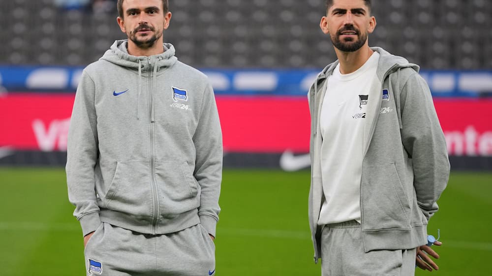 Smail Prevljak (l) und Andreas Bouchalakis (r) verlassen Hertha BSC. / Foto: Soeren Stache/dpa
