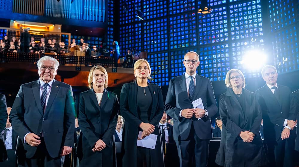 Weltkriegsgedenken beginnt mit ökumenischem Gottesdienst.  / Foto: Michael Kappeler/dpa