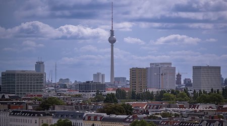 Bezahlbare Wohnungen in Berlin bleiben gesucht. (Archivfoto)   / Foto: Monika Skolimowska/dpa