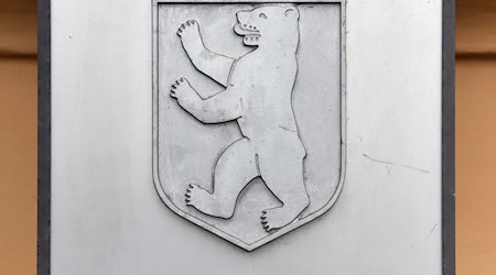 Sozialgericht weist Klage einer Frau zurück, die plötzlich ein höheres Alter angab und Rente beziehen wollte. (Symbolbild) / Foto: Jens Kalaene/dpa