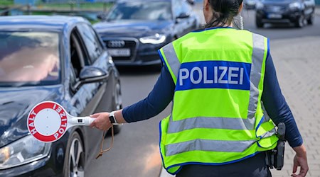 Seit 8. Mai sind die stationären Grenzkontrollen zur Eindämmung illegaler Migration verschärft worden. (Archivfoto)  / Foto: Patrick Pleul/dpa