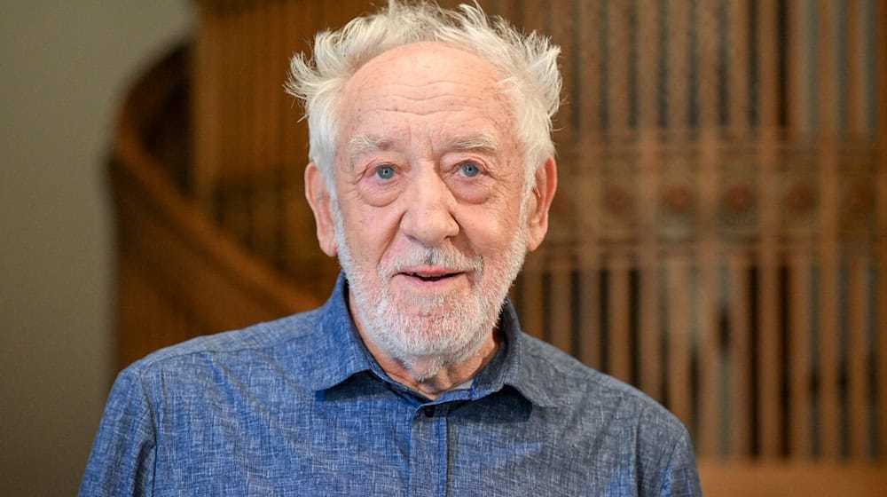 Auf Konfrontation zum Bundeskanzler: Kabarettist Dieter Hallervorden. / Foto: Jens Kalaene/dpa