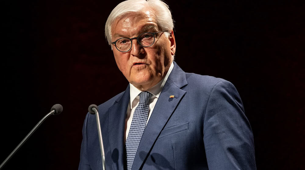 Der Bundespräsident Frank-Walter Steinmeier arbeitet im Juli drei Tage lang von Neuruppin aus und sucht den Austausch mit Bürgern. (Archivbild) / Foto: Fabian Sommer/dpa