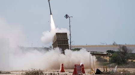 Das Raketenabwehrsystem «Iron Dome» ist in Israel seit 2011 im Einsatz. (Archivbild) / Foto: Ariel Schalit/AP/dpa