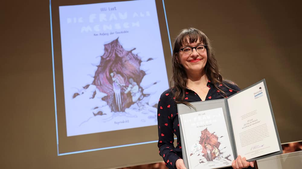Die österreichische Comiczeichnerin Ulli Lust hat den Deutschen Sachbuchpreis 2025 erhalten.  / Foto: Christian Charisius/dpa