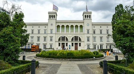 Der Hamburger Bahnhof lädt am Wochenende zu drei Tagen der offenen Tür.  / Foto: Jens Kalaene/dpa-Zentralbild/dpa