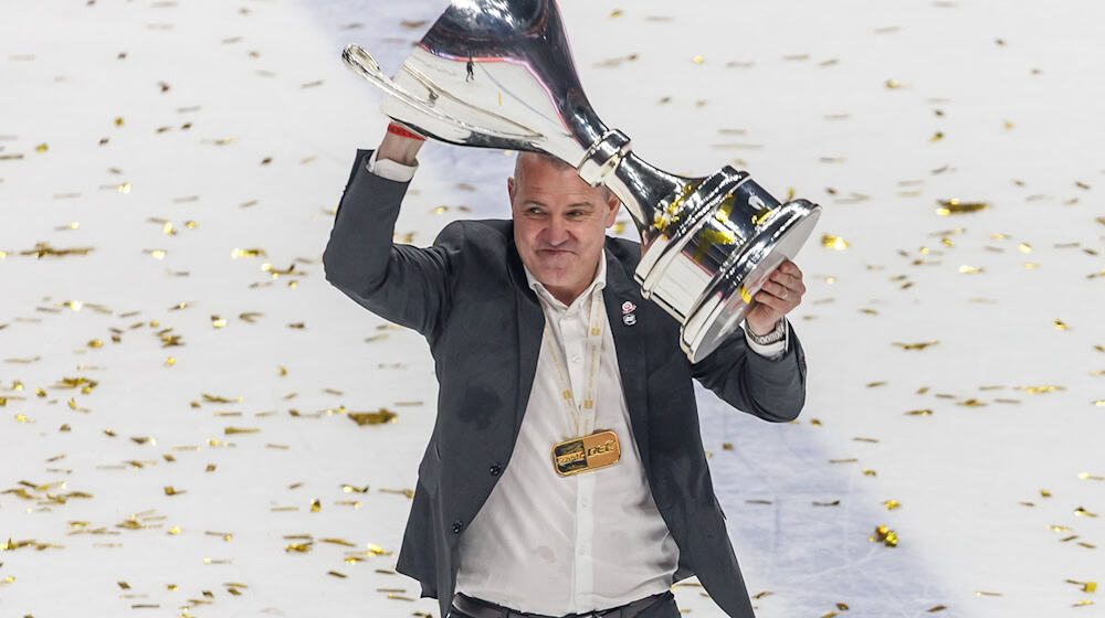 Die Eisbären Berlin verlängern ihren Vertrag mit Serge Aubin.  / Foto: Andreas Gora/dpa