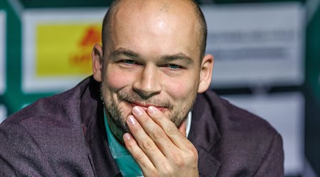 Paul Drux wird nach seinem Karriereende zu den Füchsen Berlin zurückkehren.  / Foto: Andreas Gora/dpa