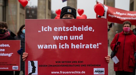 Terre des Femmes ist an Berliner Schulen gegen drohende Zwangsehen aktiv. (Archivbild) / Foto: Christophe Gateau/dpa