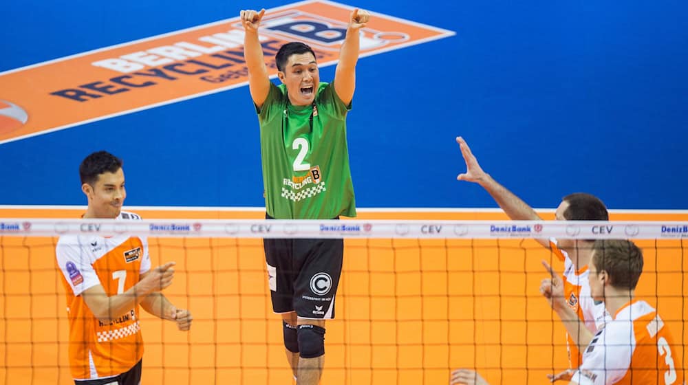 Der ehemalige Berliner Libero Erik Shoji (Mitte) wandte sich bei Instagram an seine Fans. / Foto: picture alliance / dpa