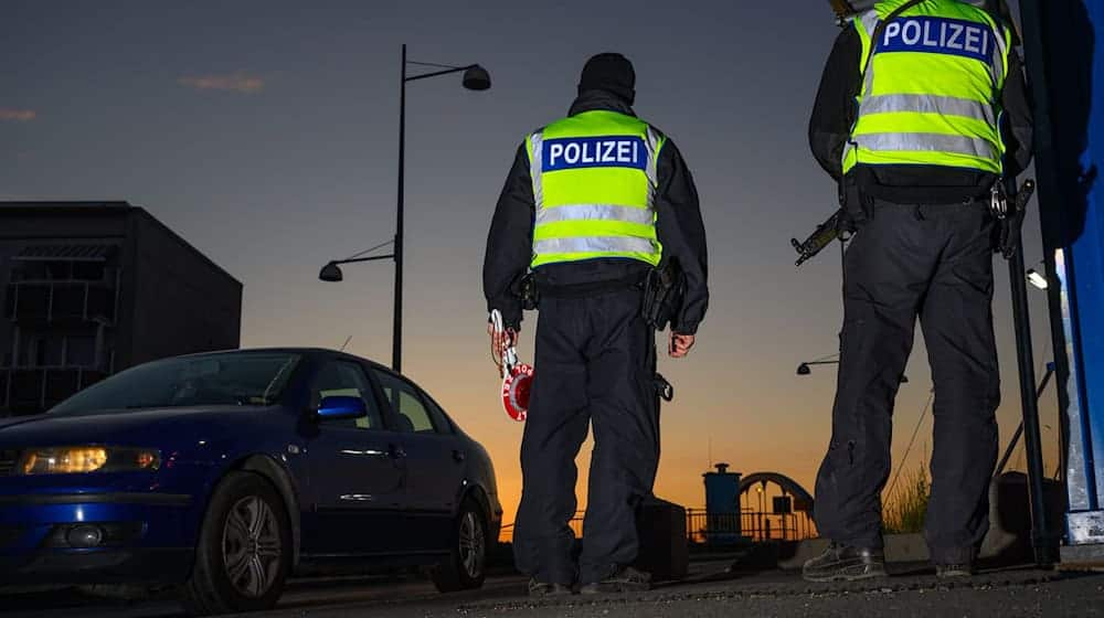 Die Bundespolizei ist für Kontrollen gegen irreguläre Migration an den Grenzen im Einsatz. (Archivbild) / Foto: Patrick Pleul/dpa