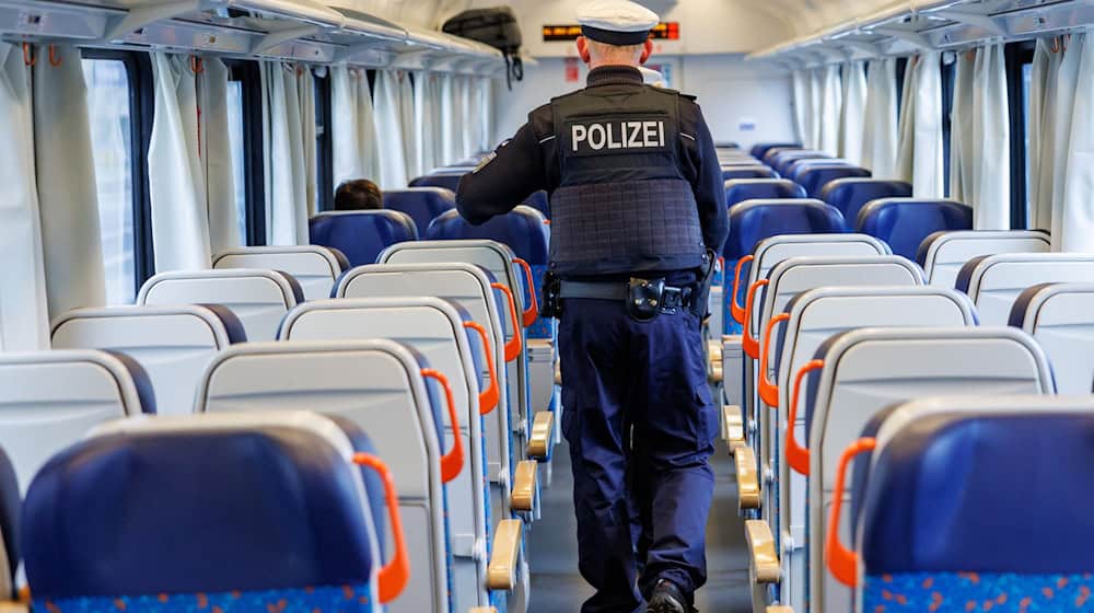 Die Regelung zu Zurückweisungen von Asylsuchenden ist umstritten - jetzt hat ein Gericht entschieden. (Symbolbild) / Foto: Daniel Karmann/dpa/dpa-tmn