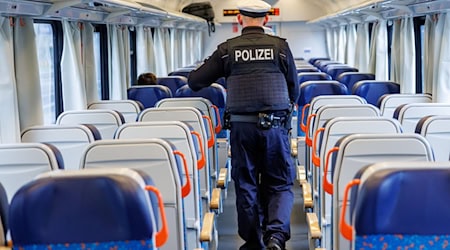 Die Regelung zu Zurückweisungen von Asylsuchenden ist umstritten - jetzt hat ein Gericht entschieden. (Symbolbild) / Foto: Daniel Karmann/dpa/dpa-tmn