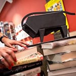Mit dem 54. «Buxtehuder Bullen» wird ein Buch gewürdigt, dass Flucht-Aktionen aus der DDR beschreibt. (Symbolbild) / Foto: Sina Schuldt/dpa
