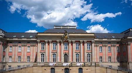 Der Haushaltsausschuss des Brandenburger Landtags berät kontrovers über den geplanten Doppelhaushalt (Archivbild). / Foto: Monika Skolimowska/dpa