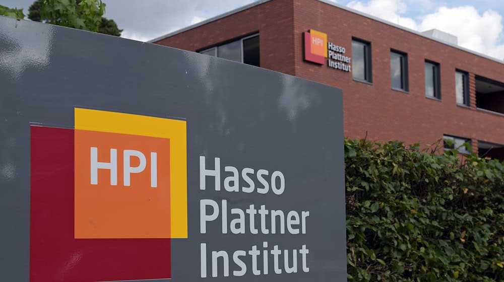 Hasso Plattner will sein Forschungsinstitut am Griebnitzsee in Potsdam vergrößern. (Archivbild) / Foto: Michael Bahlo/dpa