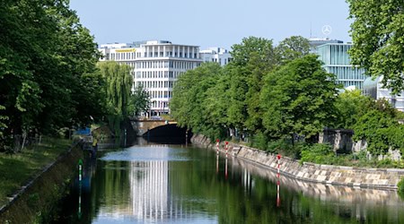 Mit maximal 24 Grad sind die Temperaturen am Montag deutlich niedriger als am Wochenende. / Foto: Soeren Stache/dpa/ZB