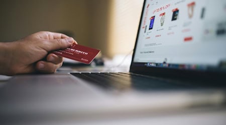 Impulskäufe im Netz – ein unterschätzter Kostenfaktor. / Bild: Pexels.com