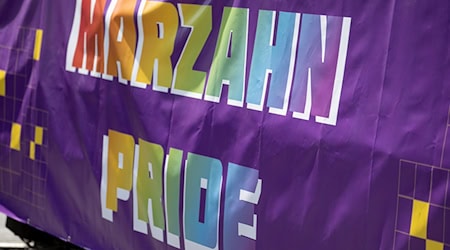 Die «Marzahn Pride» fand zum sechsten Mal statt. / Foto: Fabian Sommer/dpa