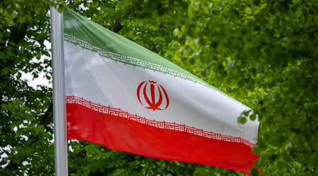 Vorerst gibt es auf Berliner Straßen nach Angaben der Polizei keine Reaktionen auf den US-Angriff auf Iran. (Archivbild) / Foto: Monika Skolimowska/dpa