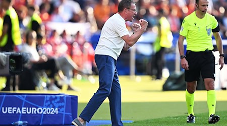 Jubelt er bald in und für Berlin? Ralf Rangnick soll ein Hertha-Kandidat sein.  / Foto: Sebastian Christoph Gollnow/dpa