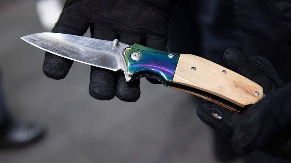 Die Zahl der Messerangriffe hat in Berlin zuletzt zugenommen. (Symbolbild) / Foto: Paul Zinken/dpa