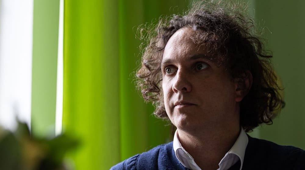 Der Lehrer Oziel Inacio-Stech kritisiert, ihm sei nicht ausreichend geholfen worden. (Archivfoto) / Foto: Hannes P. Albert/dpa