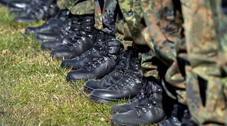 In ganz Deutschland finden zum nationalen Veteranentag Veranstaltungen statt. (Symbolbild) / Foto: Soeren Stache/dpa
