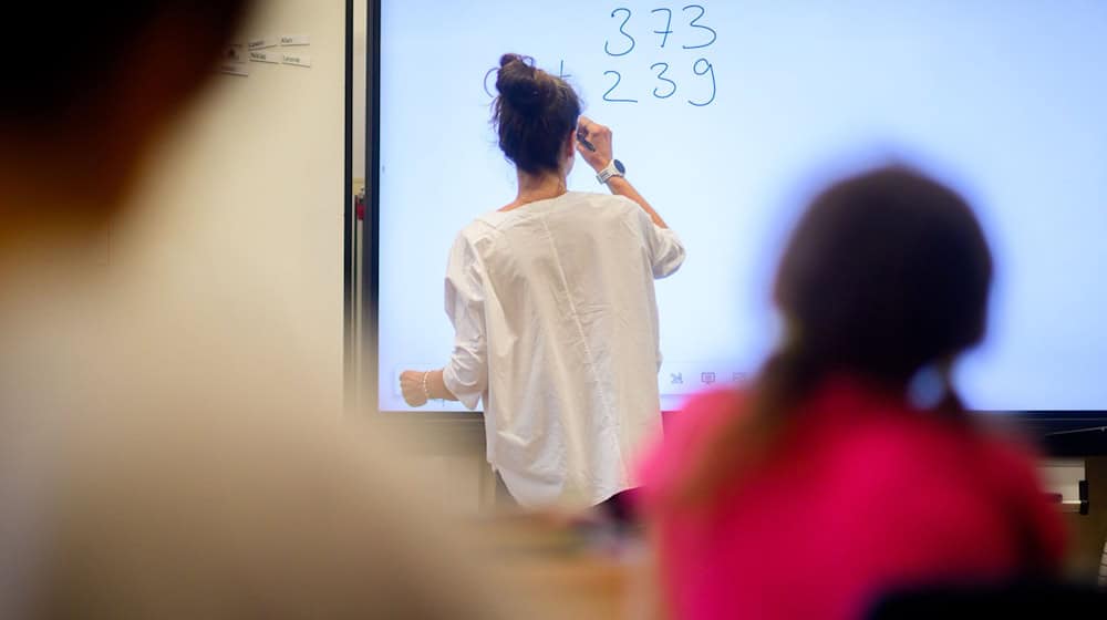 Viele Lehrerinnen und Lehrer in Berlin sind in der Gewerkschaft GEW organisiert. (Symbolbild) / Foto: Julian Stratenschulte/dpa