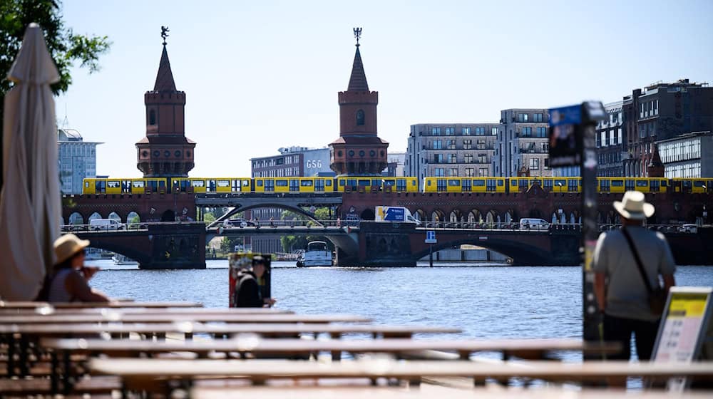 In Berlin ist die langjährige Mitteltemperatur im Juni überschritten worden.  / Foto: Bernd von Jutrczenka/dpa
